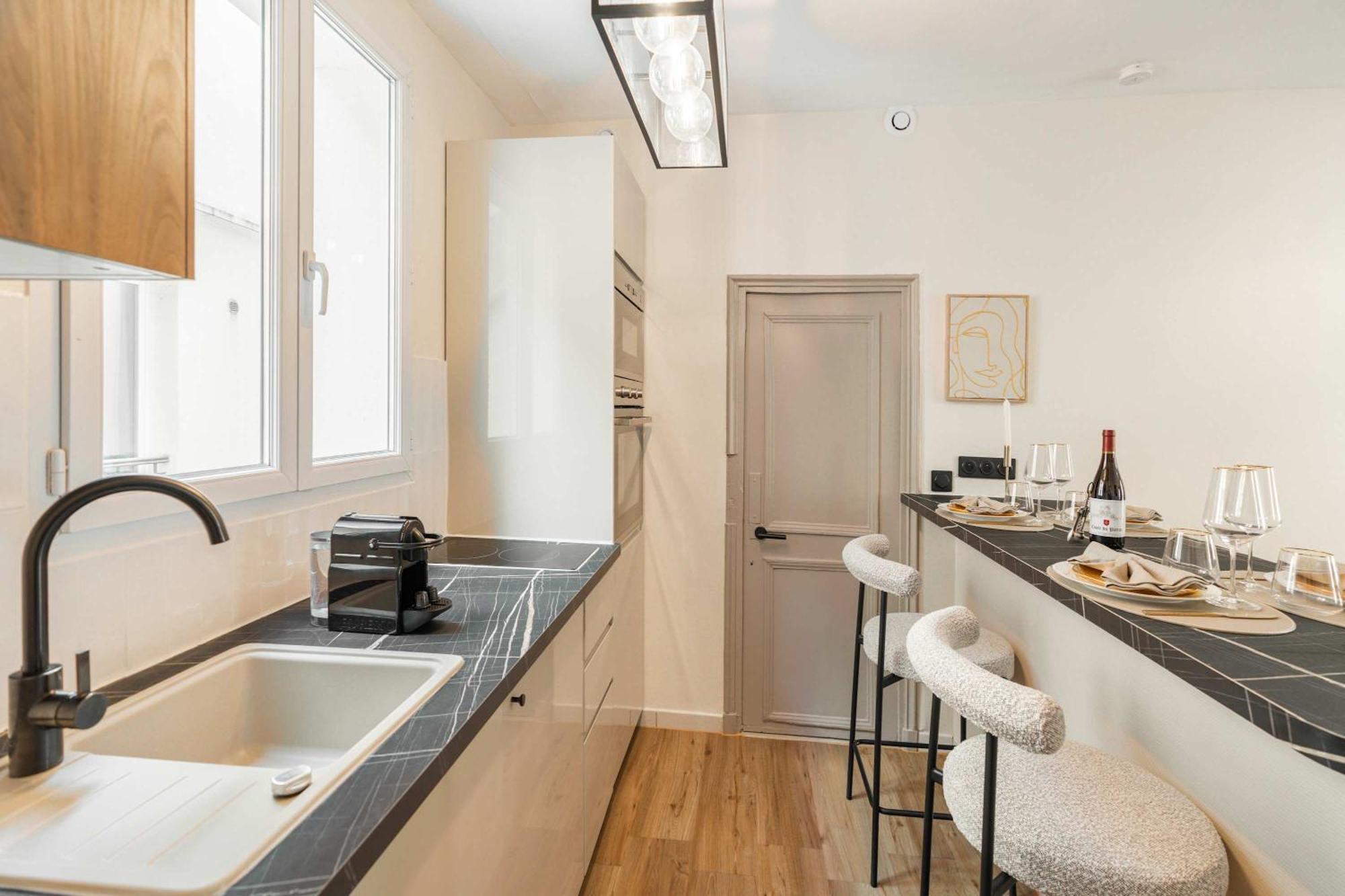 Family Apartment In Париж Экстерьер фото