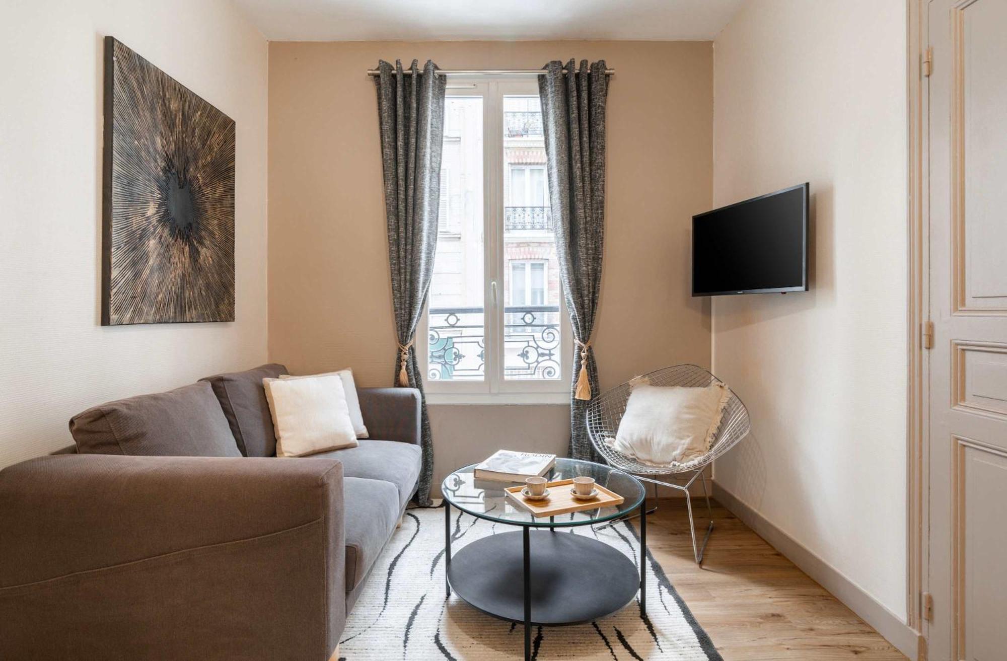 Family Apartment In Париж Экстерьер фото
