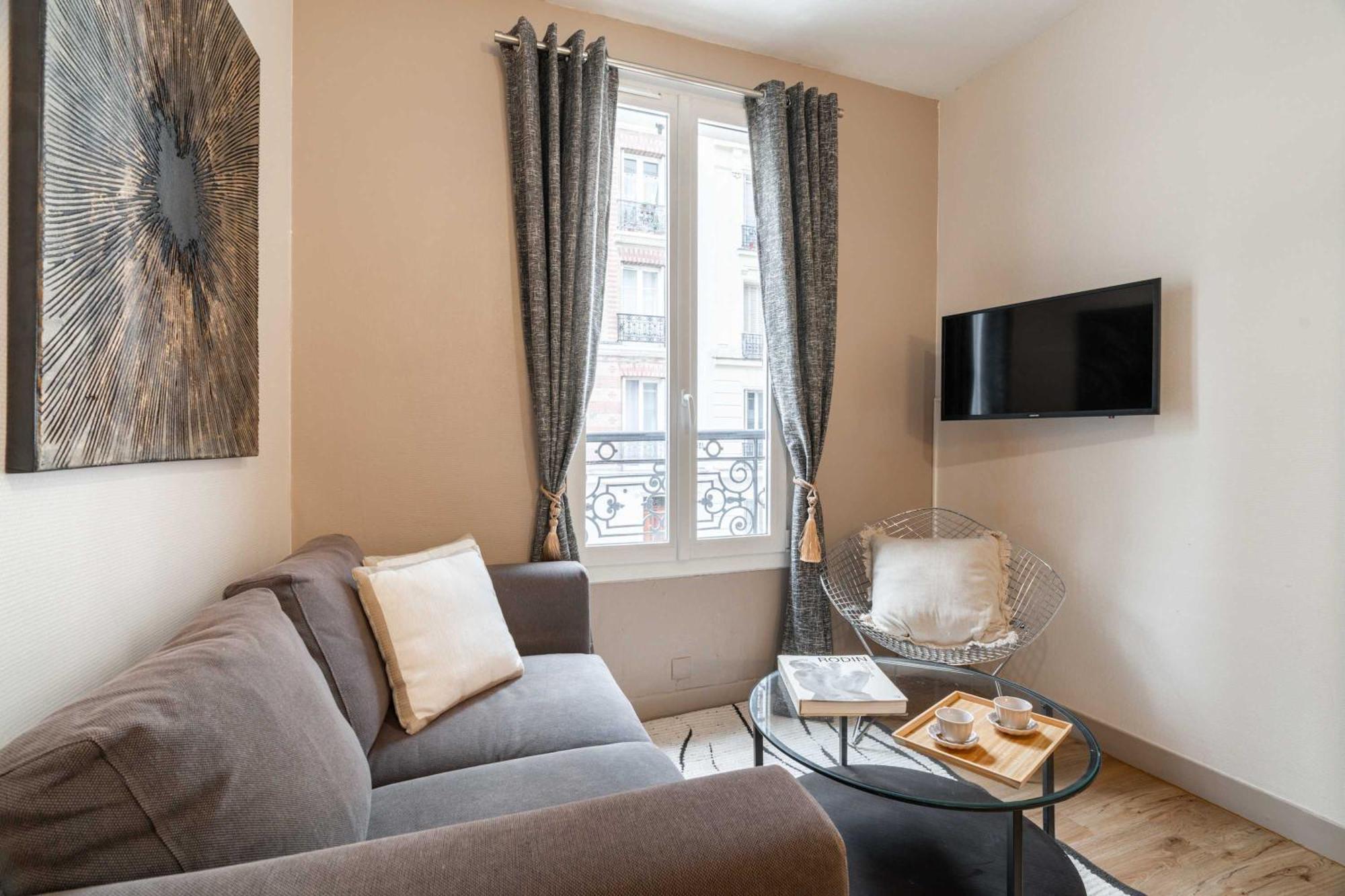 Family Apartment In Париж Экстерьер фото